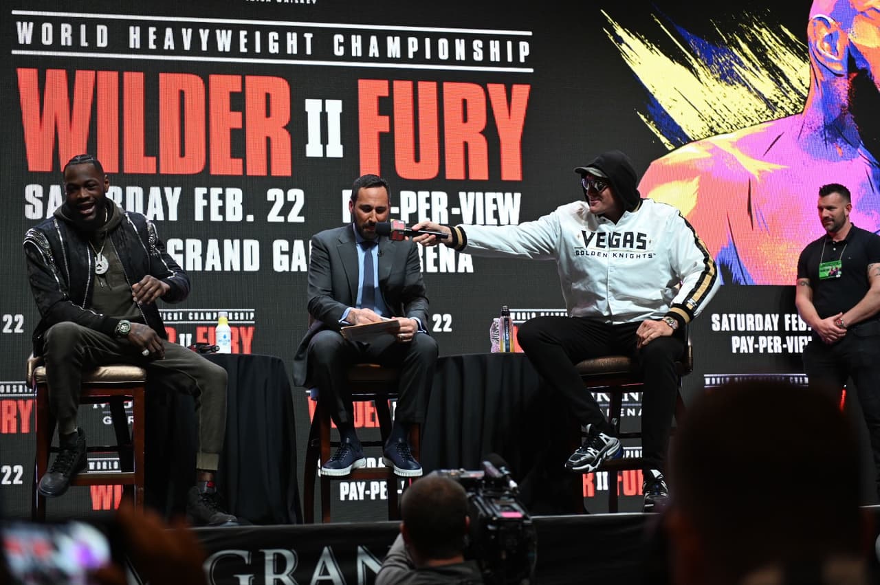 En plena conferencia de prensa, Wilder y Fury se manotearon amenazándose el uno al otro.