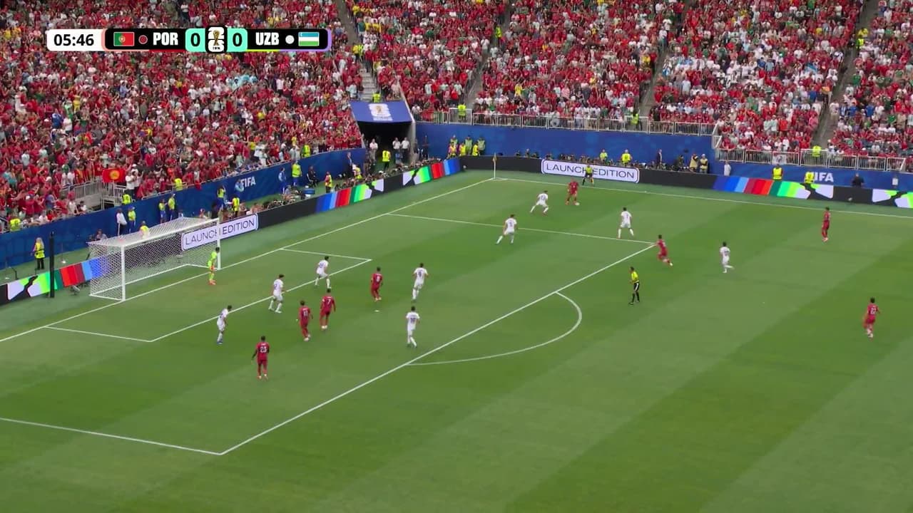 ¡GOL!  anota para Portugal. Cristiano Ronaldo
