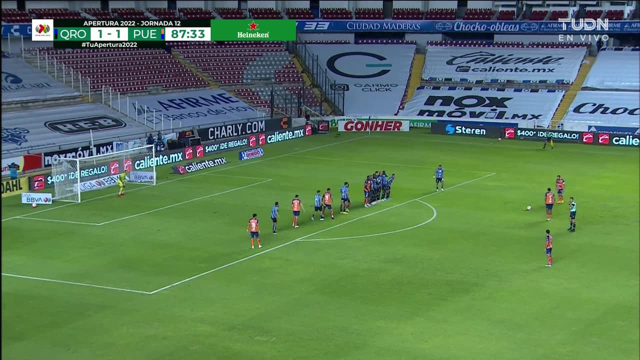 ¡GOL!  anota para Puebla. Maximiliano Araujo