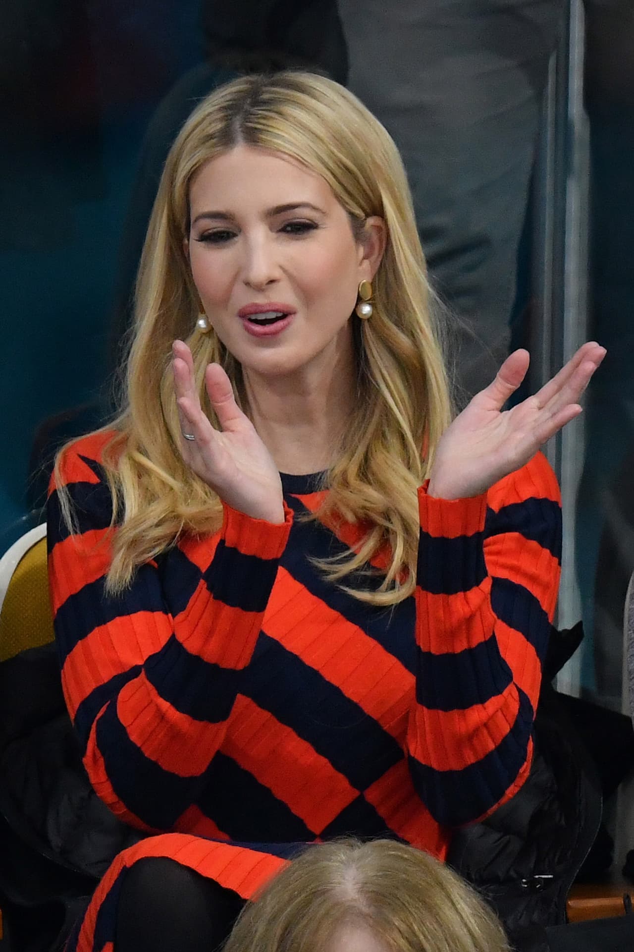 La hermosa Ivanka Trump, hija del presidente de Estados Unidos, Donald Trump, fue centro de atención en Pyeongchang 2018, donde brilló por su belleza y buen ánimo como espectadora y con los atletas.