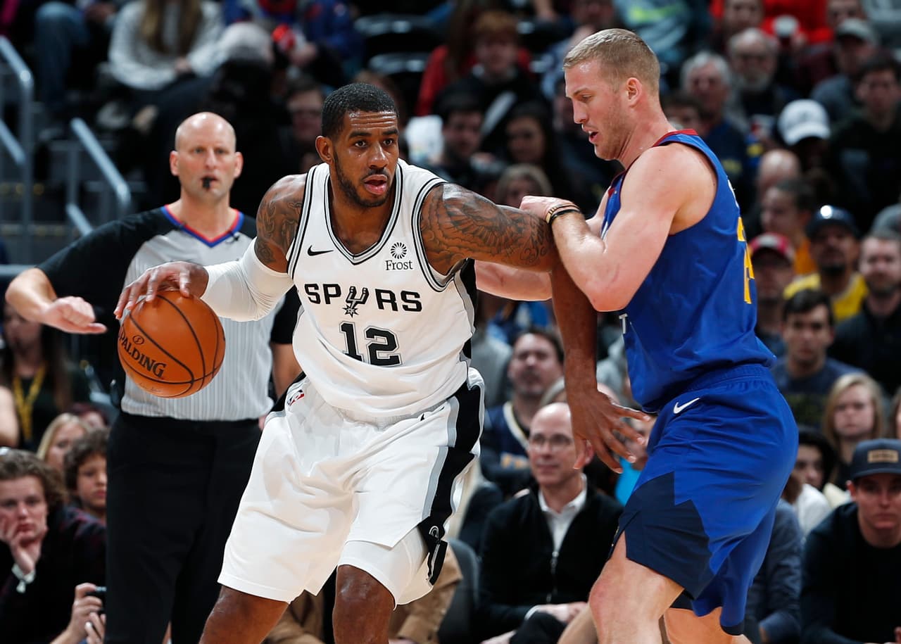 Entre tanto, en la Conferencia Oeste, los San Antonio Spurs desperdiciaron la oportunidad de ganar de nuevo ante los Denver Nuggets.