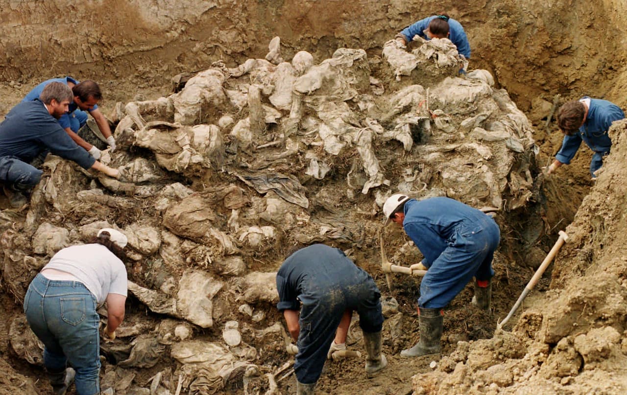 25 años de la masacre de Srebrenica: la mayor matanza de civiles en Europa tras la Segunda Guerra Mundial (fotos)