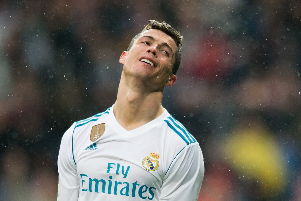 La molestia de Cristiano Ronaldo es principalmente económica, en un mercado que tiene en la actualidad a Lionel Messi y Neymar con mejores salarios que el máximo goleador histórico del Real Madrid.