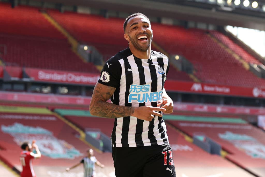 El gol de Joseph Willcok al minuto 90+5 Newcastle United logra rescatar un valioso punto en su visita al Liverpool.