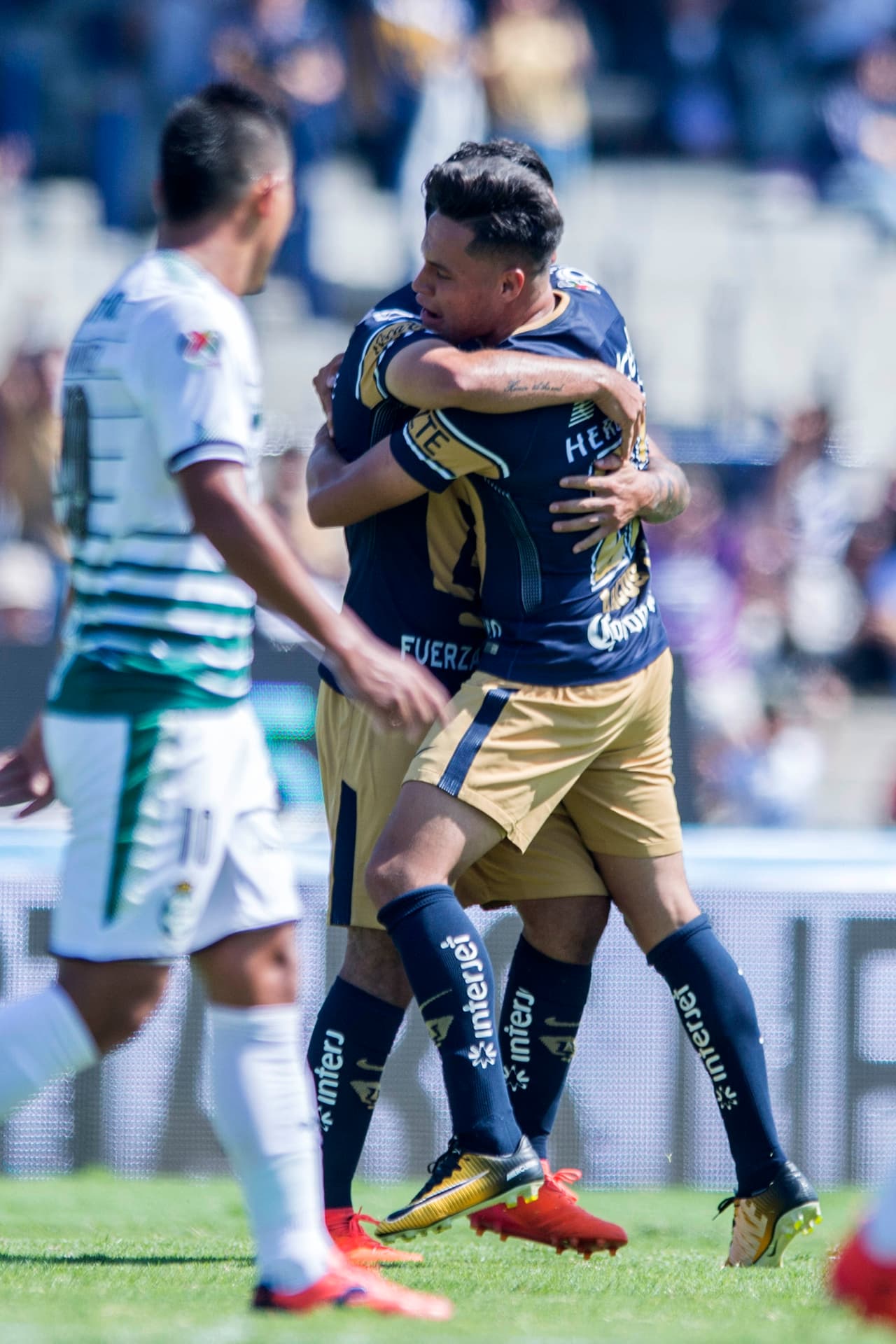 009 Alan Mendoza - Con los 7 puntos de la Jornada 16 el defensor llegó a 19 en el torneo.