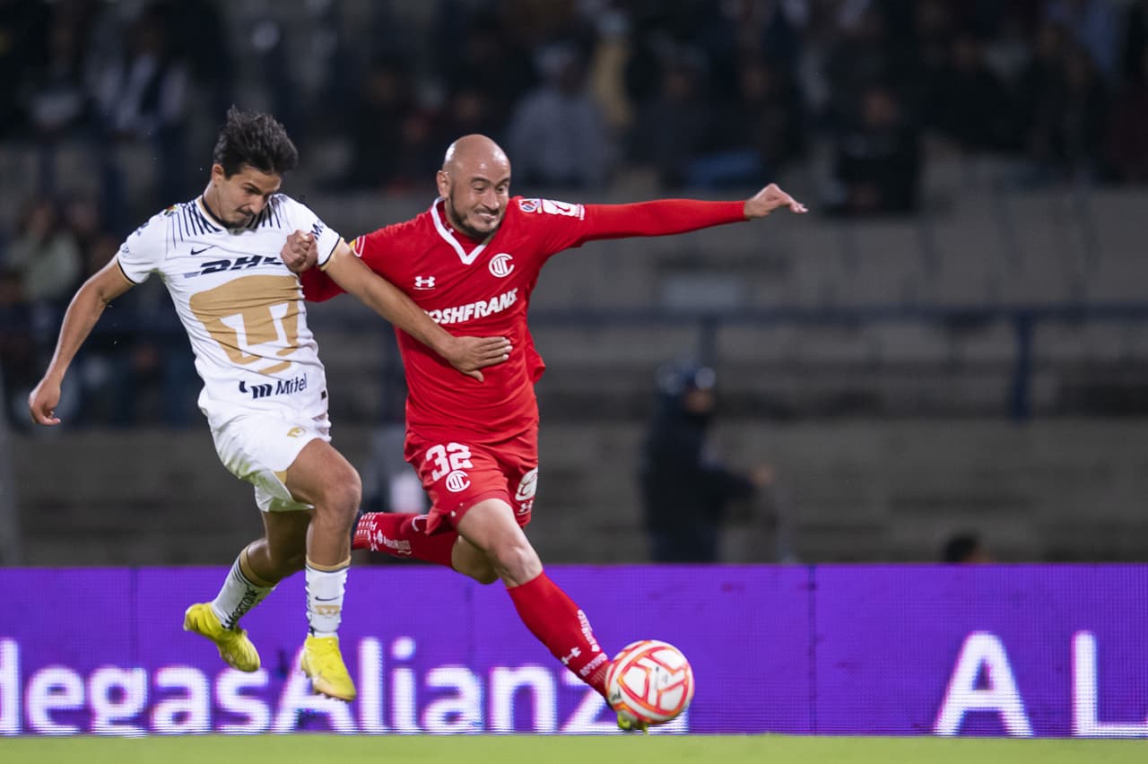 Pumas UNAM empata ante Deportivo Toluca en el Estadio de Ciudad Universitaria dentro de la Copa Sky y con los goles de Carlos González y Juan Dinenno se anota por primera vez en el torneo de pretemporada.