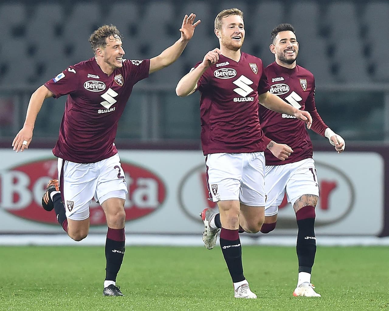 Torino saca victoria con la mínima sobre Verona, a pesar de tener 10 hombres en la cancha, con anotación de Tommaso Pobega (26') en la J18 de la Serie A.