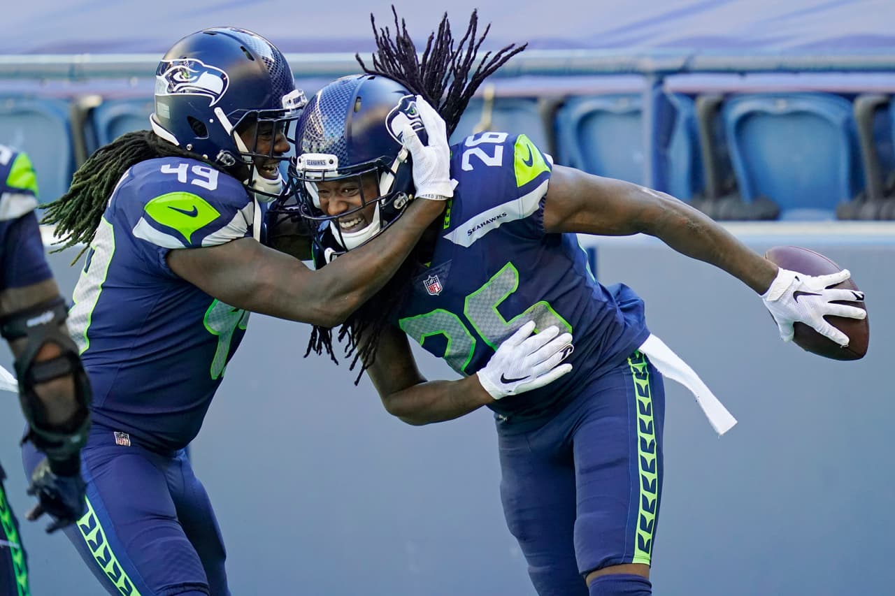 <b>Seattle Seahawks | victoria vs Dallas Cowbooys 38-31</b>
<br>Los Seahawks están ganando por Russell WIllson, no hay más. No hay que olvidar que su defensiva rinde casi 500 yardas por partido.