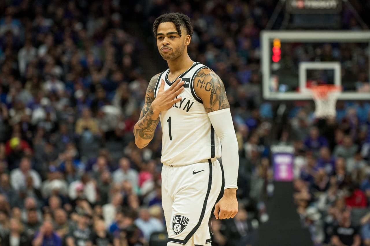 D'Angelo Russell tuvo la mejor noche de su carrera al anotar 44 puntos y repartir 12 asistencias en el triunfo que consolida a Brooklyn como el séptimo del Este. Por los Kings, que anotaron solamente 18 puntos, por 45 de los Nets, destacó Marvin Bagley III con 28 tantos.
