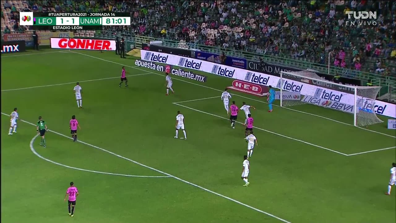 ¡TIRO ATAJADO! disparo por Santiago Ormeño.