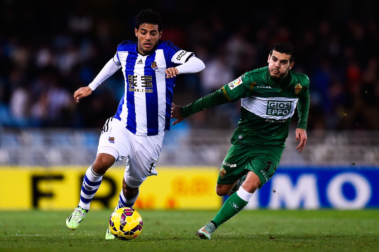 Carlos Vela fue comprado por el Arsenal y fue cedido a algunas escuadras en España e Inglaterra y al no tener cabida con los Gunners fue vendido a la Real Sociedad. Actualmente milita en Los Ángeles FC de la MLS.