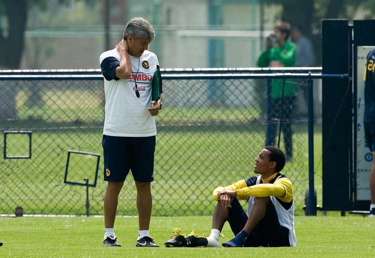El director técnico de aquella primera generación dorada fue Jesús Ramírez quien posteriormente dirigió al América sin tener mucho éxito y ahora es Presidente deportivo de Pumas UNAM.