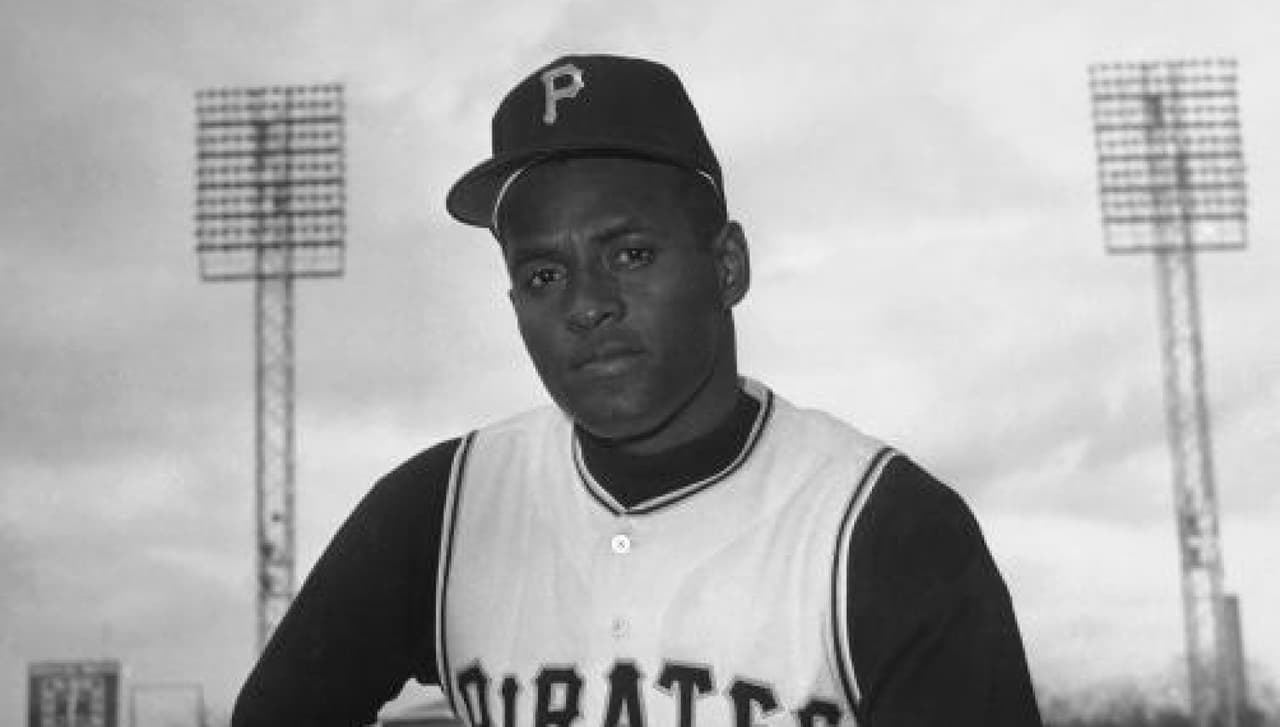 Peloteros puertorriqueños usarán el número 21 en homenaje a Roberto Clemente