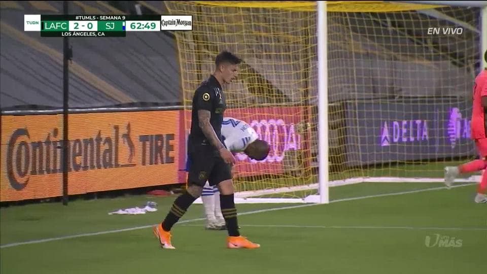 Tiro desviado de Brian Rodríguez