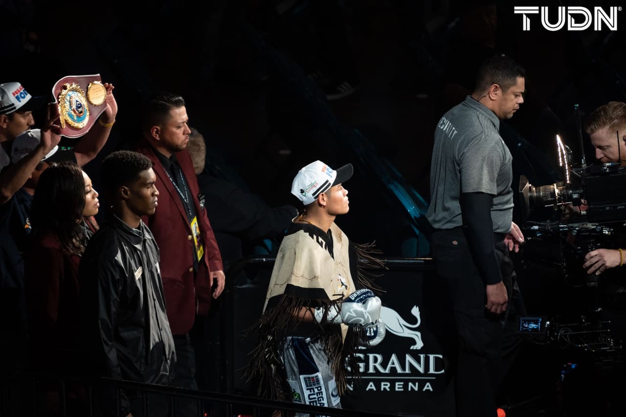 El mexicano detuvo en 11 episodios al filipino Jeo Santisima y busca la unificación.