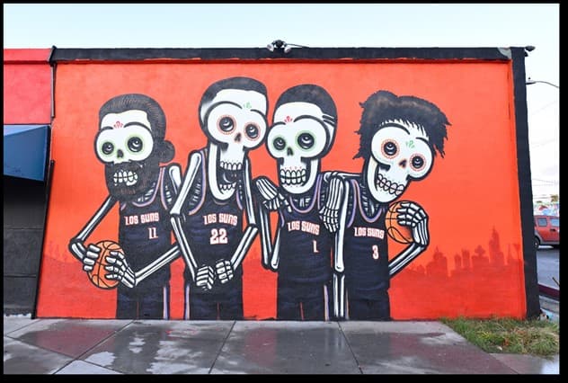 Los Suns presentan su nuevo uniforme con el que jugarán en México