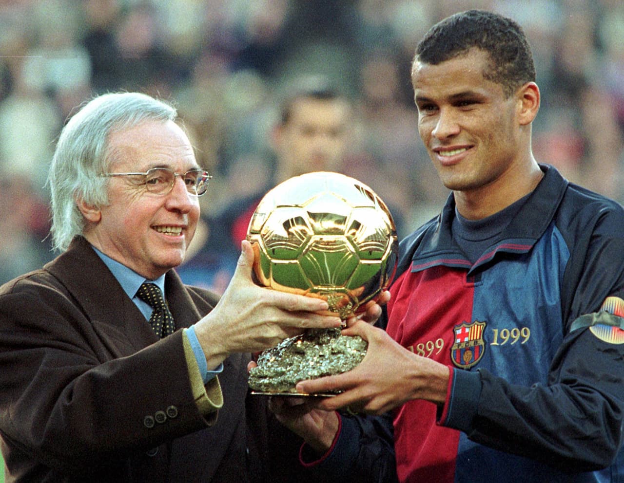 Rivaldo tuvo un paso estelar por Barcelona al punto que llegó a ser Balón de Oro en 2000.