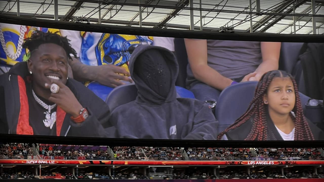 Antonio Brown no se perdió el Super Bowl LVI