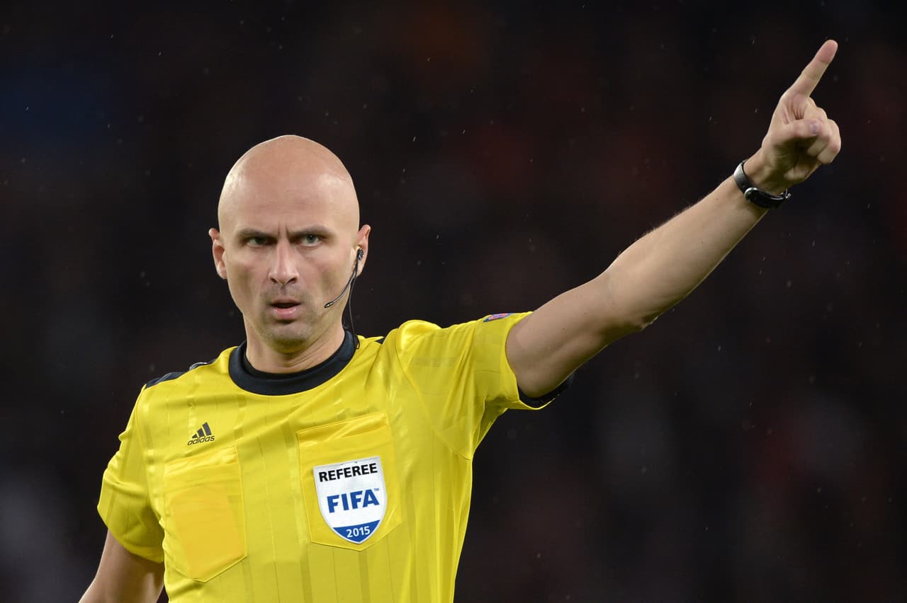 11. Sergey Karasev (Rusia) - Seis tarjetas amarillas en un partido.