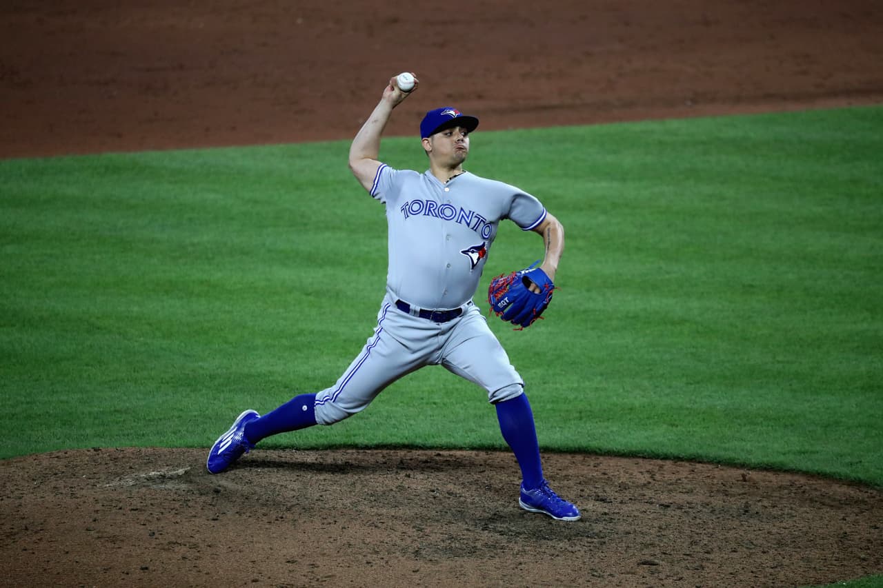 El lanzador mexicano de la MLB afirmó en una entrevista que Guzmán ha ayudado a mucha gente, mucho más que lo que ha hecho el Gobierno de su país.