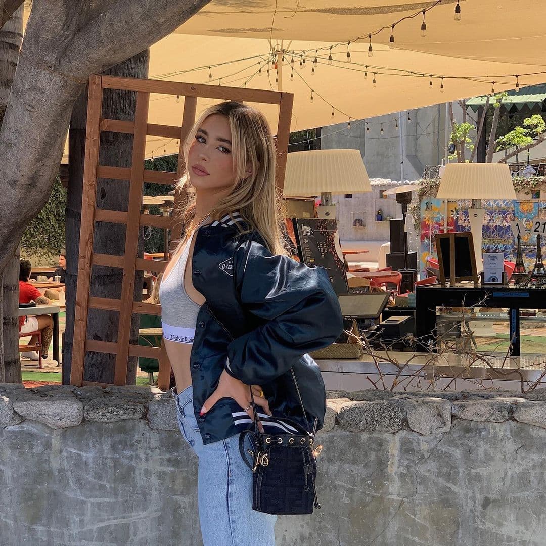 Scarlet gusta más de los deportes.