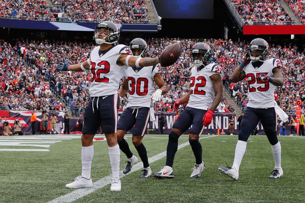 El equipo visitante puso en algunos problemas al local en el comienzo del partido con una intercepción de pase a Tom Brady.