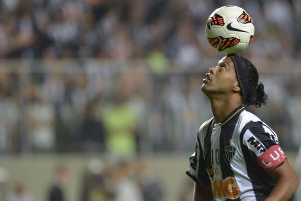 Otro regreso destacado fue el de Ronaldinho. En el Atlético Mineiro mostró el fútbol que en algún momento lo situó como el mejor jugador del planeta. Ganó el Mineirao y la Copa Libertadores y llenó de lujos los campos de fútbol de Brasil y Sudamérica. Sin embargo se quedó con la espina clavada del Mundial de Clubes.