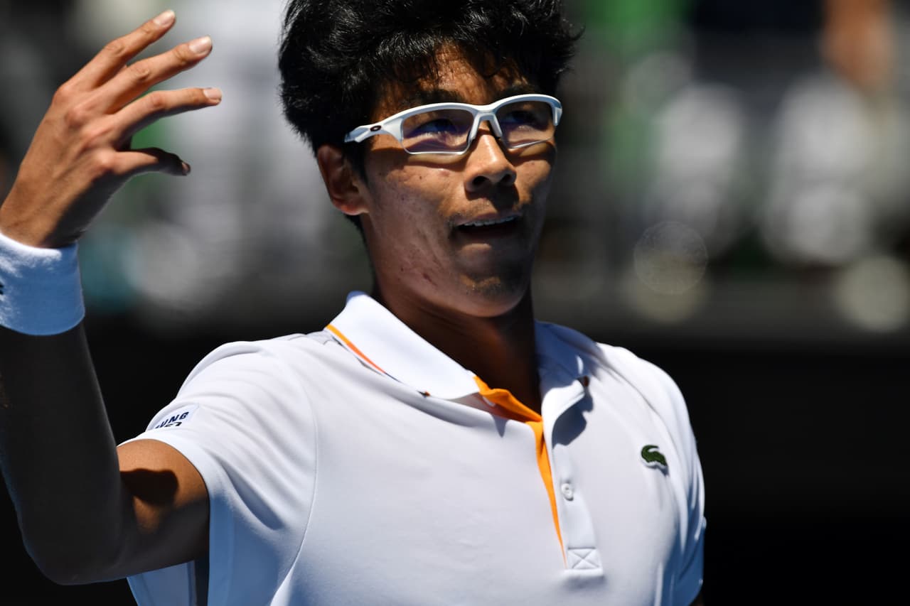 Un quiebre fue suficiente para llevarse el primer set por 6-4 contra un rival que le dio la talla en un juego intenso.