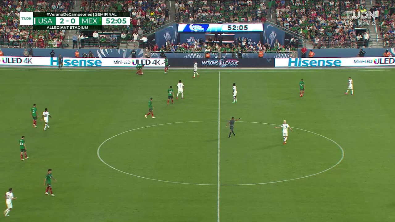 ¡TIRO ATAJADO! disparo por Christian Pulisic.