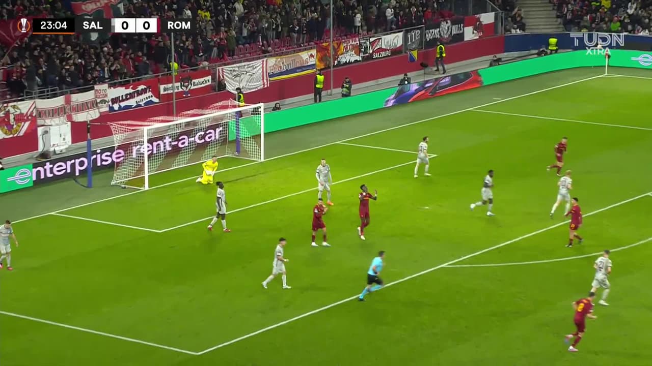 ¡TIRO ATAJADO! disparo por Tammy Abraham.