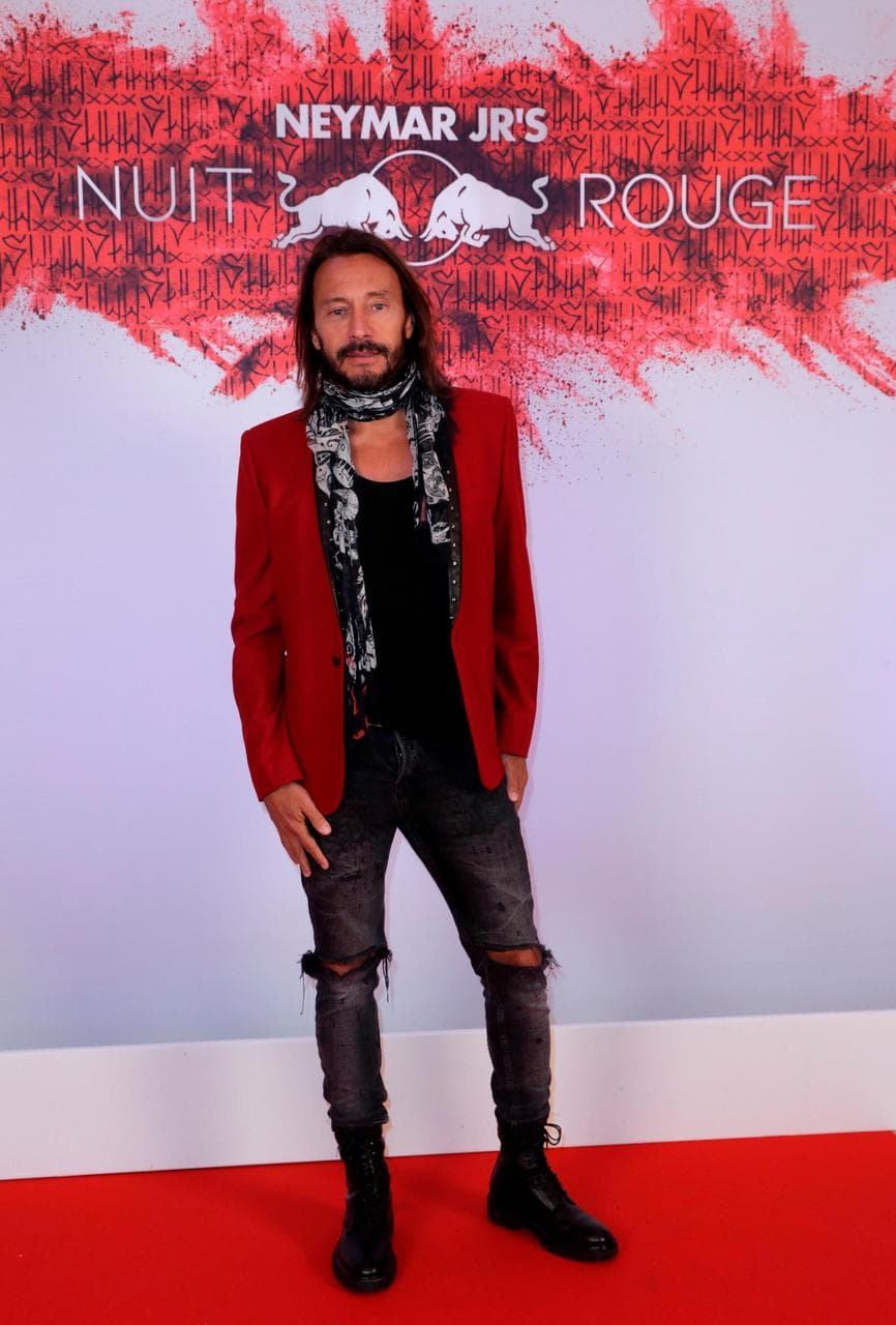 El famoso DJ Bob Sinclair acudió al festejo del astro brasileño.