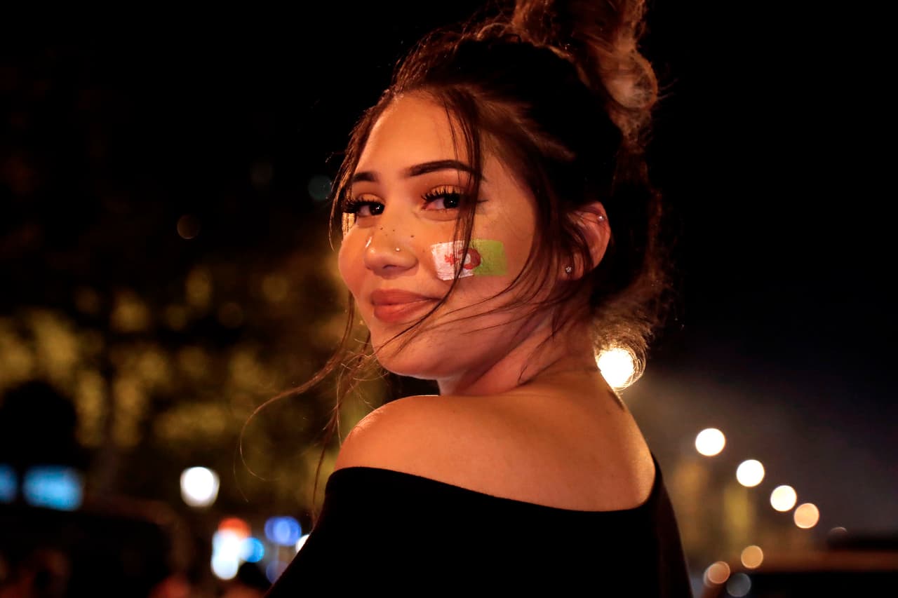 Sin embargo, los argelinos son gente trabajadora que pagando impuestos contribuyen a soportar la economía francesa.