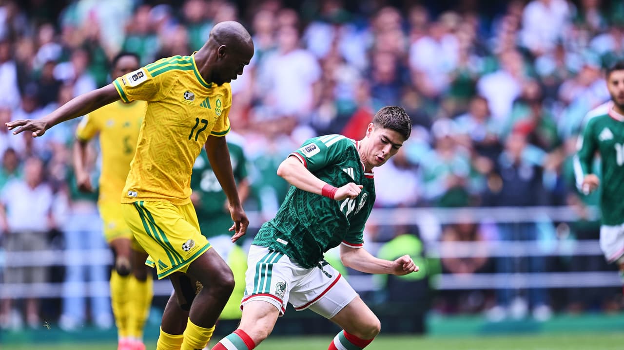 Hormiga González se conmueve tras su debut mundialista con México
