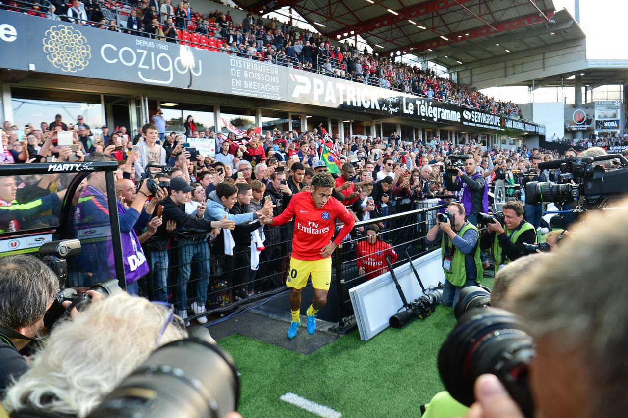 La segunda fecha de la Ligue 1 de Francia representó el ansiado debut de Neymar Junior con el París Saint-Germain.