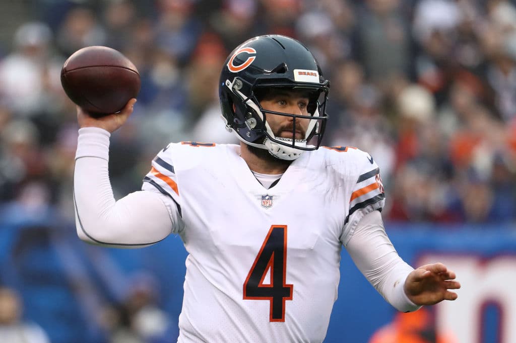 Chase Daniel completó 26 de 39 pases para ganancia de 285 yardas con un envío de touchdown y dos intercepciones. Fue capturado cinco veces.