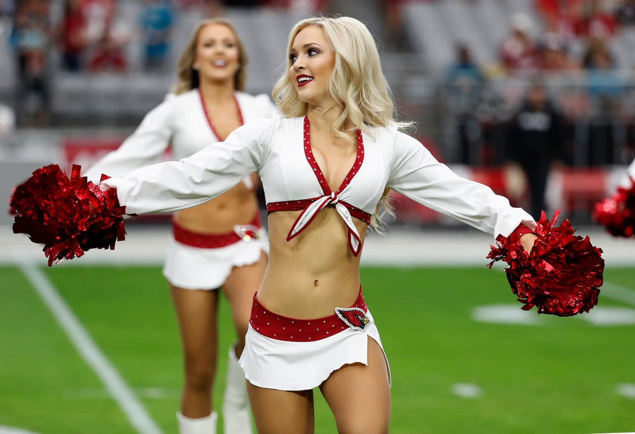 La Semana 12 de la NFL tuvo en la belleza y energía de las porristas en los estadios ese ingrediente perfecto para darle un color especial al fútbol americano estadounidense.