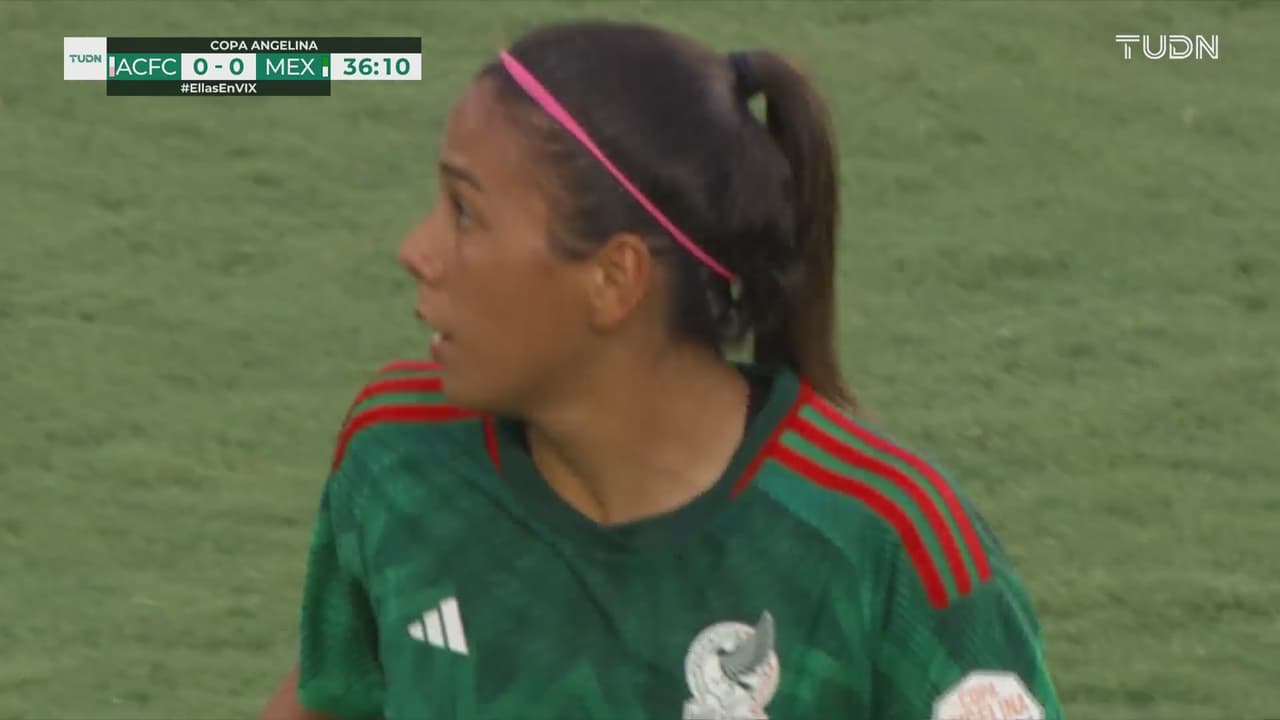 ¡No aprovechan el error! María Sánchez la entrega a la portera