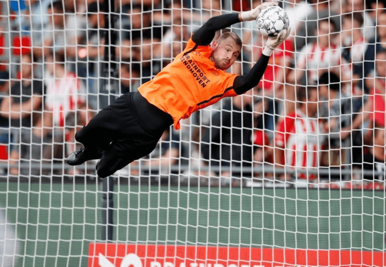 ¡Gran atajada del PSV!