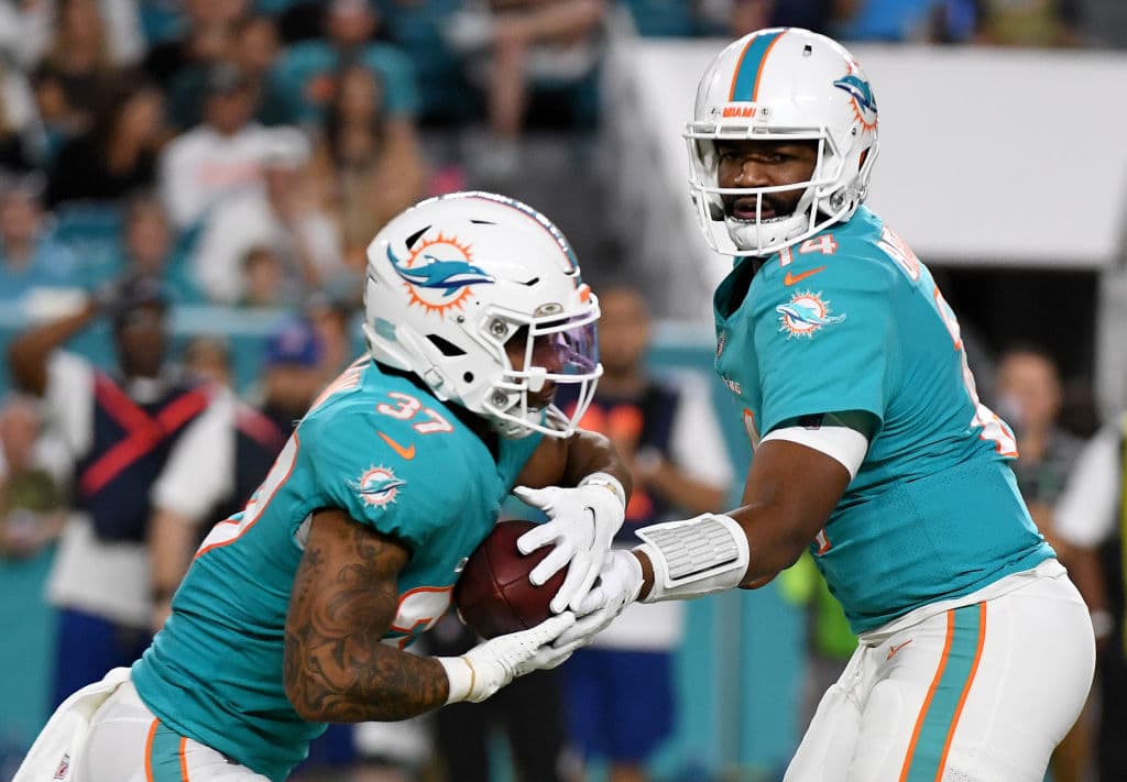 Miami da un golpe de autoridad en su casa y vencen 10-22 a los Baltimore Ravens de Lamar Jackson.