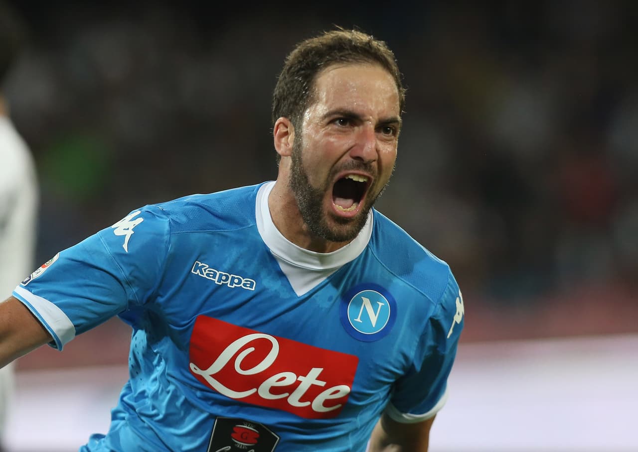 El Nápoles doblegó 2-1 a la Juventus con goles de Insigne e Higuaín