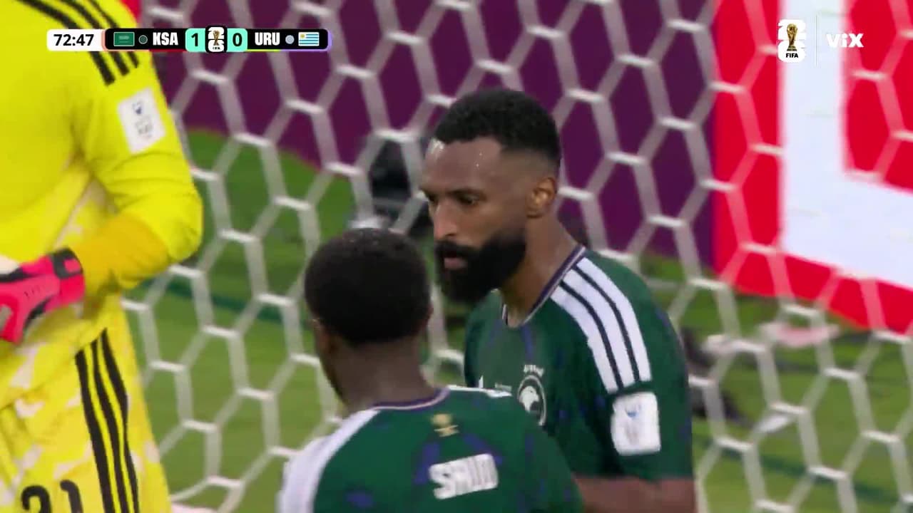 ¡Casi autogol de Arabia! Albrikan casi la mete en su arco