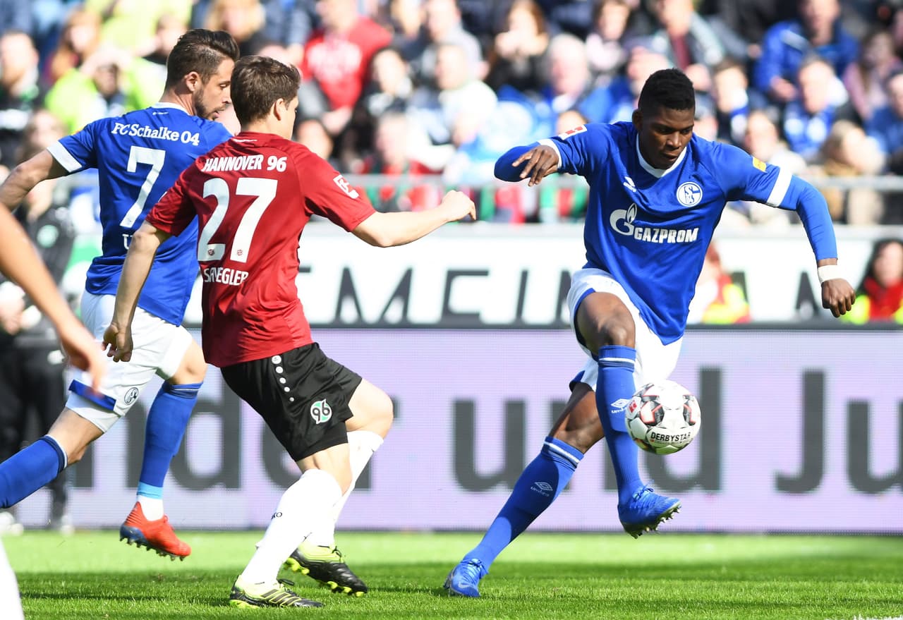 El duelo entre Schalke 04 y Hannover planteaba una lucha por alejarse del descenso, en el caso del visitante por dejarlo atrás y para el local empezar a salir del fondo.