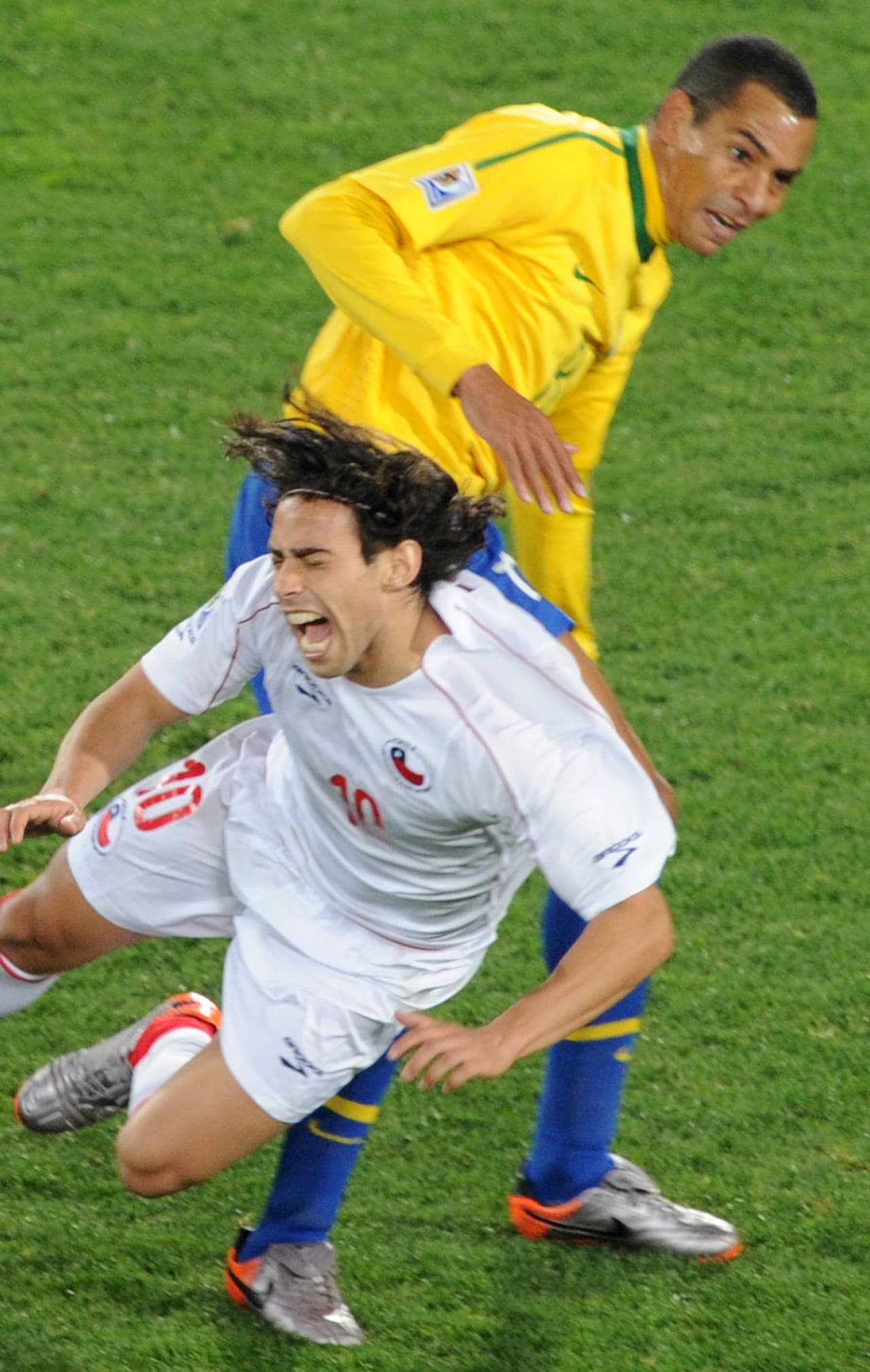 Pero también es un imán de patadas y agresiones.