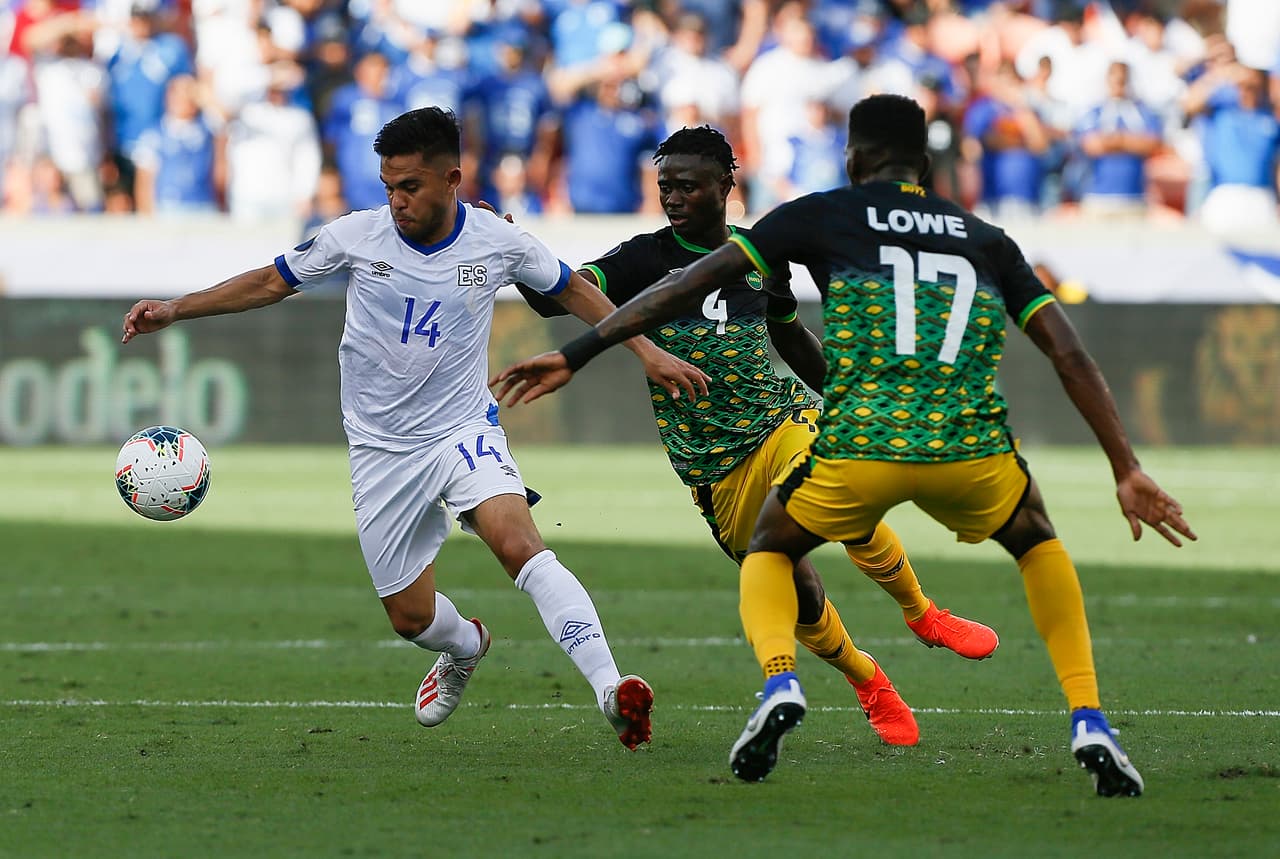 El Salvador empujó en busca del triunfo pero se topó con una férrea defensa caribeña.