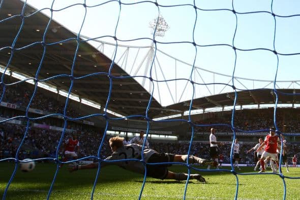 El balón alcanzó el fondo de las redes para el empate momentáneo.