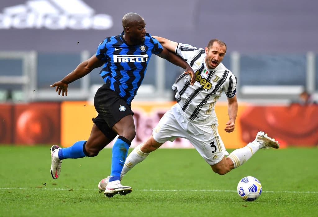 Con doblete de Juan Guillermo Cuadrado y gol de Cristiano Ronaldo, la Juventus consigue importantísimo triunfo frente al campeón.
