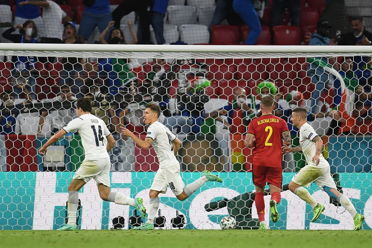 Con una extraordinaria primera parte, Italia consiguió tomar ventaja de dos goles y aunque Lukaku puso a Bélgica en el partido, los de Mancini supieron aguantar el marcador y meterse entre los cuatro mejores del torneo de naciones de la UEFA.