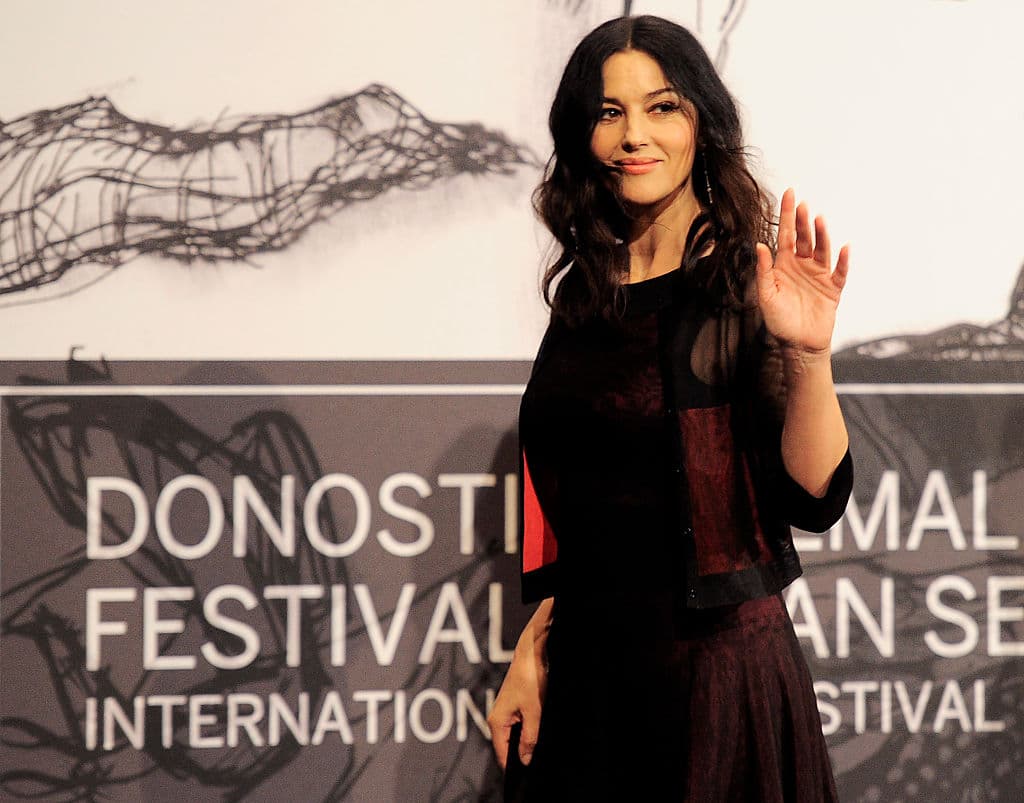 Monica Bellucci – La aclamada actriz italiana ha logrado mantener su tremenda figura a lo largo de los años, por loq ue en 2015 se convirtió en chica ‘Bond’.