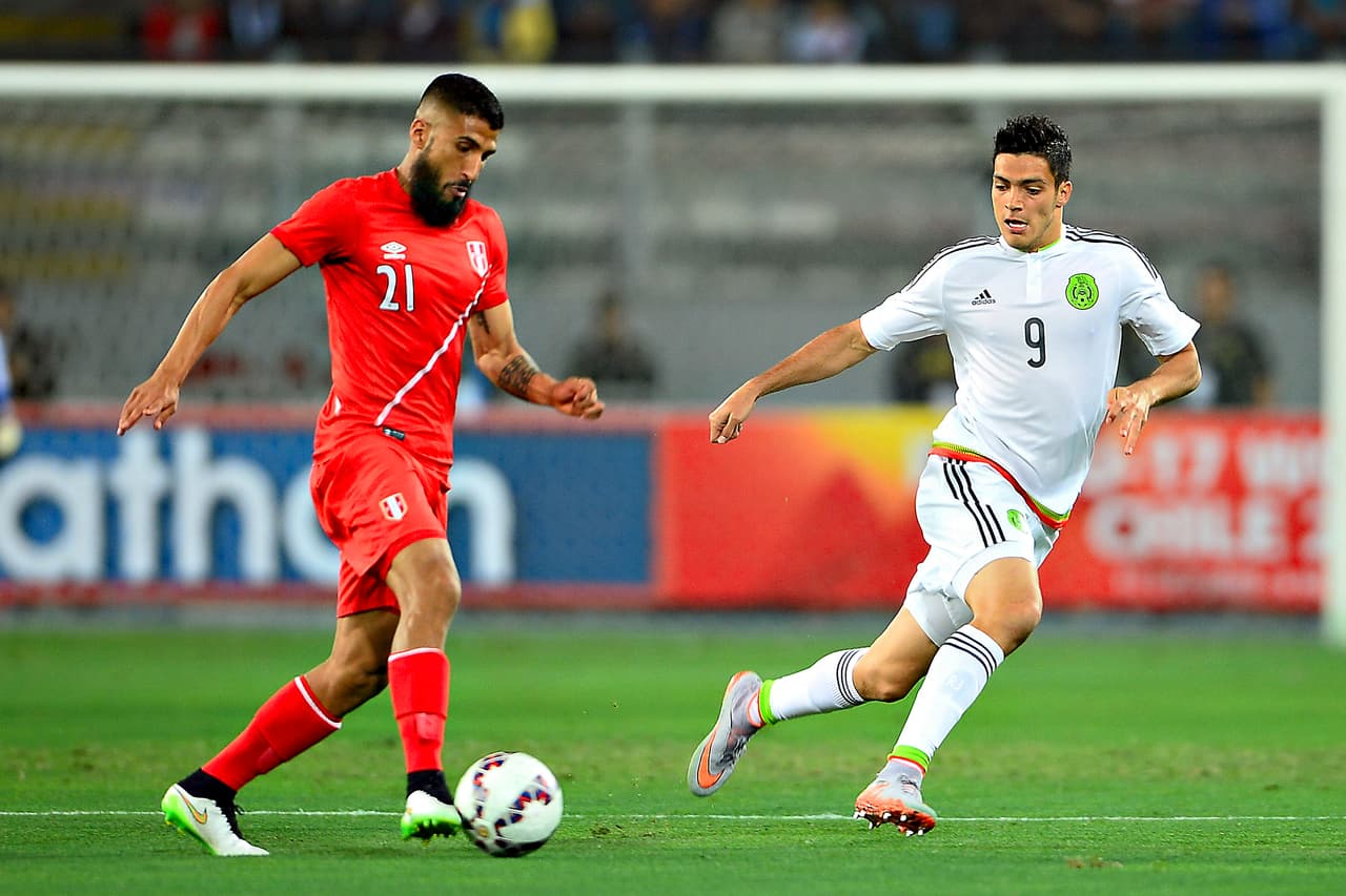 Ballón, CALIFICACIÓN 8: El jugador peruano tuvo un gran trabajo como su compañero Carlos Ascues en la mitad del campo.