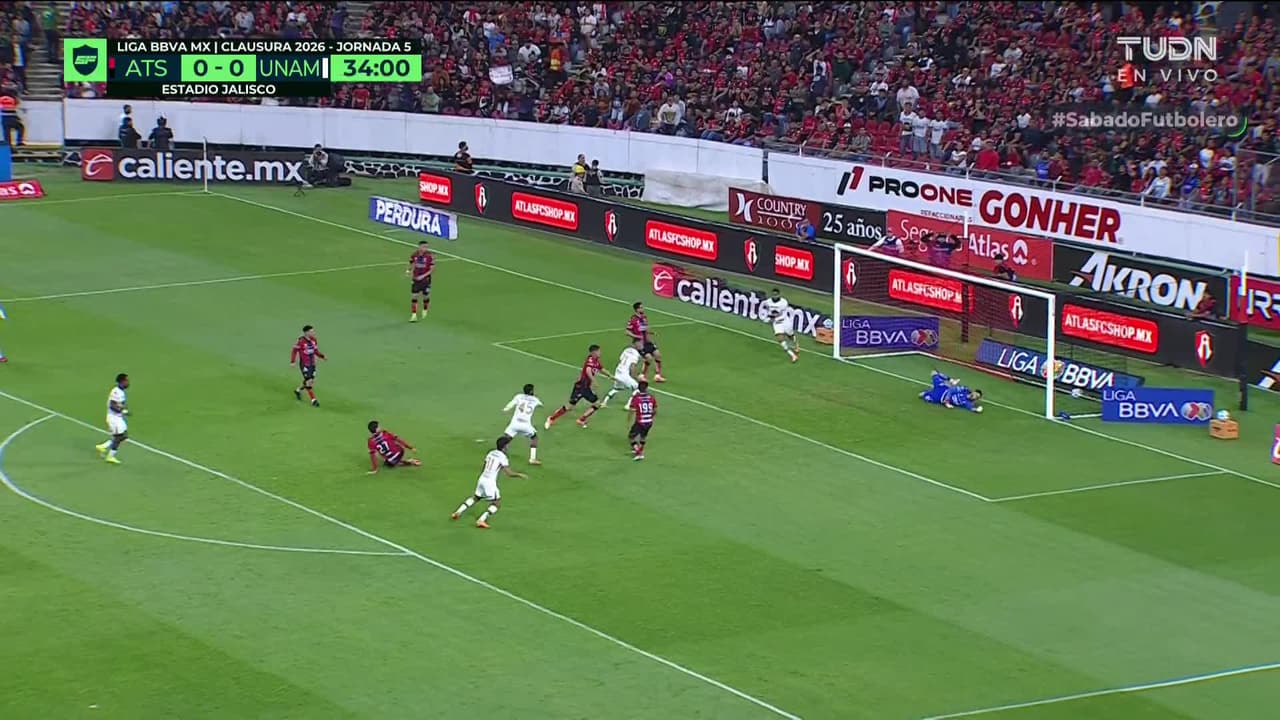 ¡GOL!  anota para Pumas UNAM. Pedro Vite